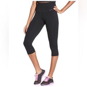 Women's Black Sculpt Dri-Fit Capri Leggings